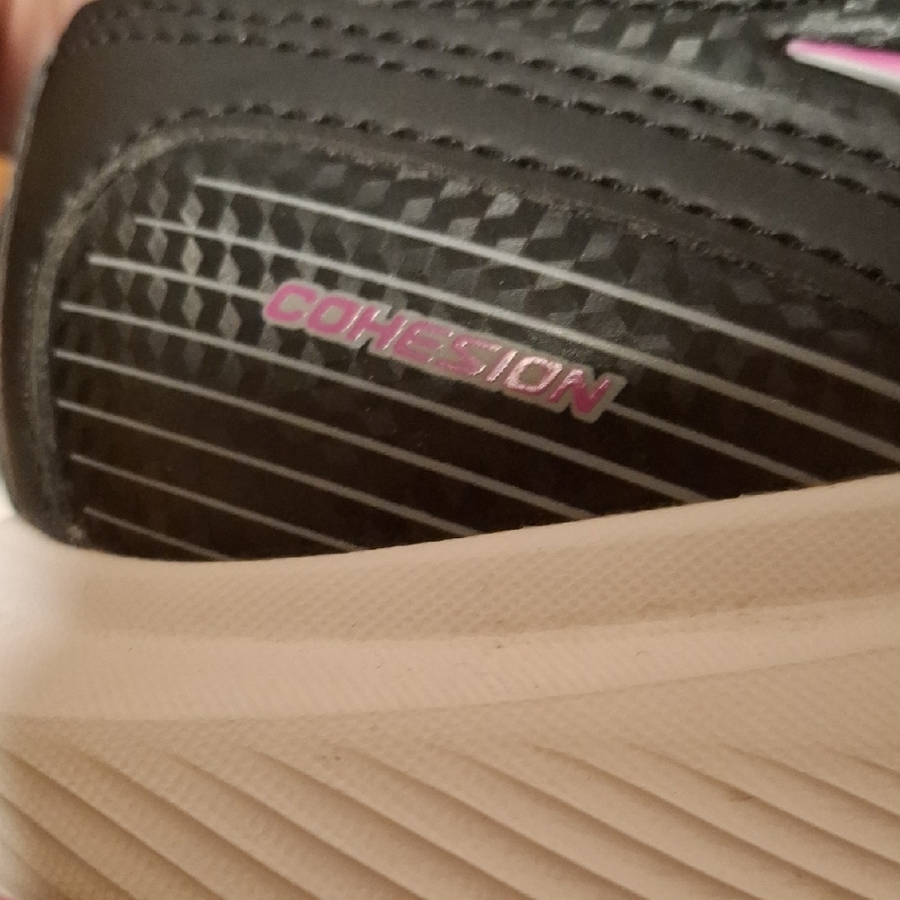 Saucony Women's 8.5 W Black and Pink Sneakers Cohesion Versarun - Picture 5 of 6